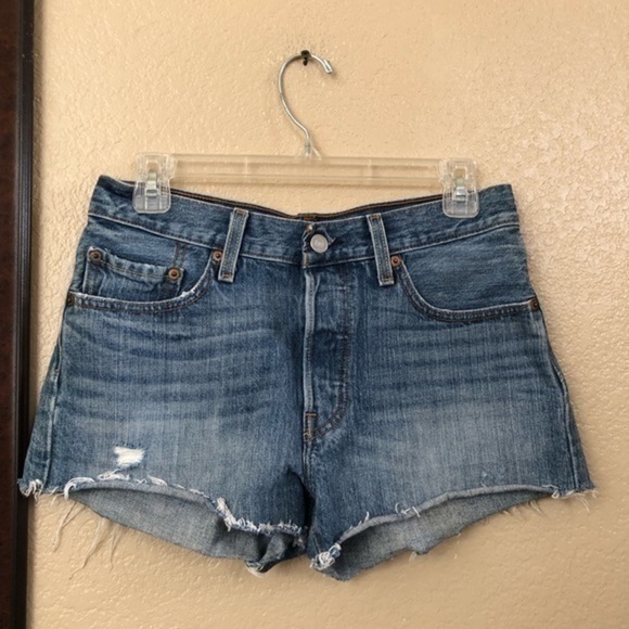 Levi's Pants - Levi’s Butterfly Button Denim Shorts Size 26
